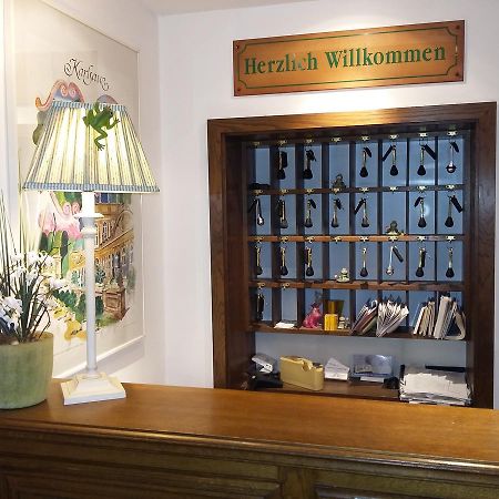 Hotel Froschkoenig Battenhausen Bagian luar foto