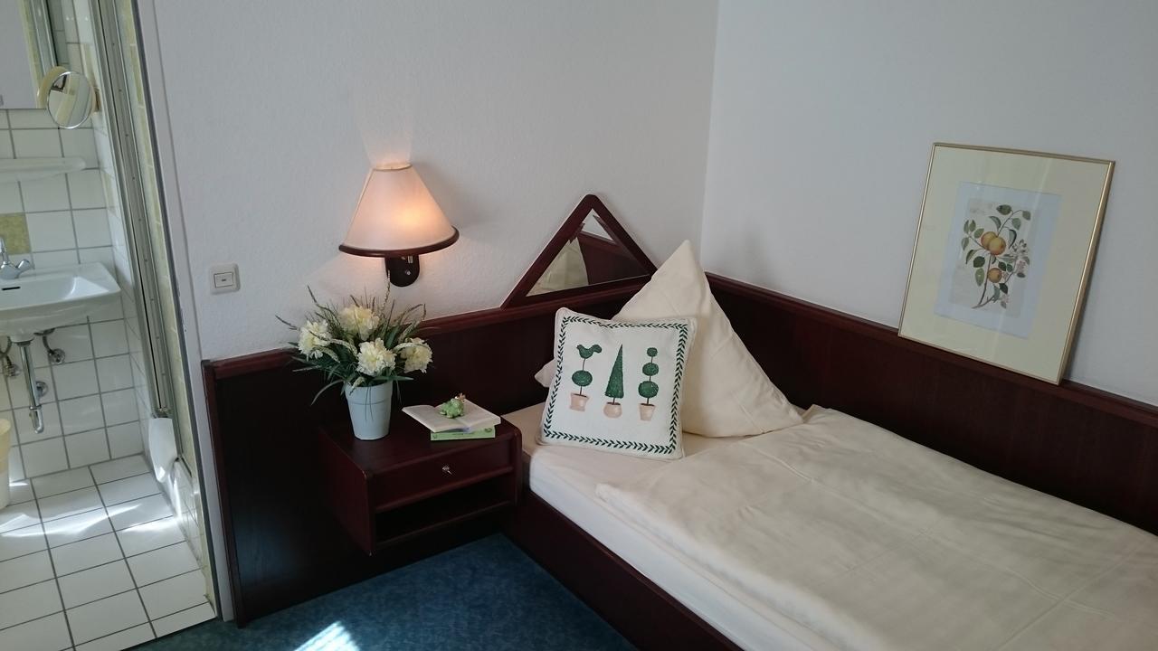 Hotel Froschkoenig Battenhausen Bagian luar foto